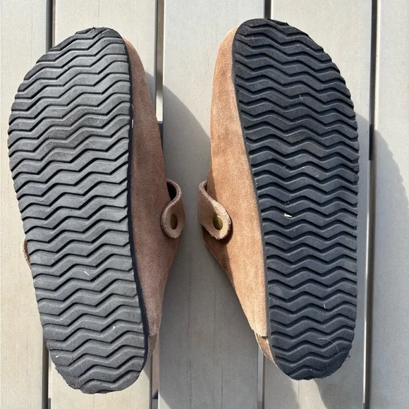 Quince Water Repellent Suede Clog Mule - Picture 4 of 4